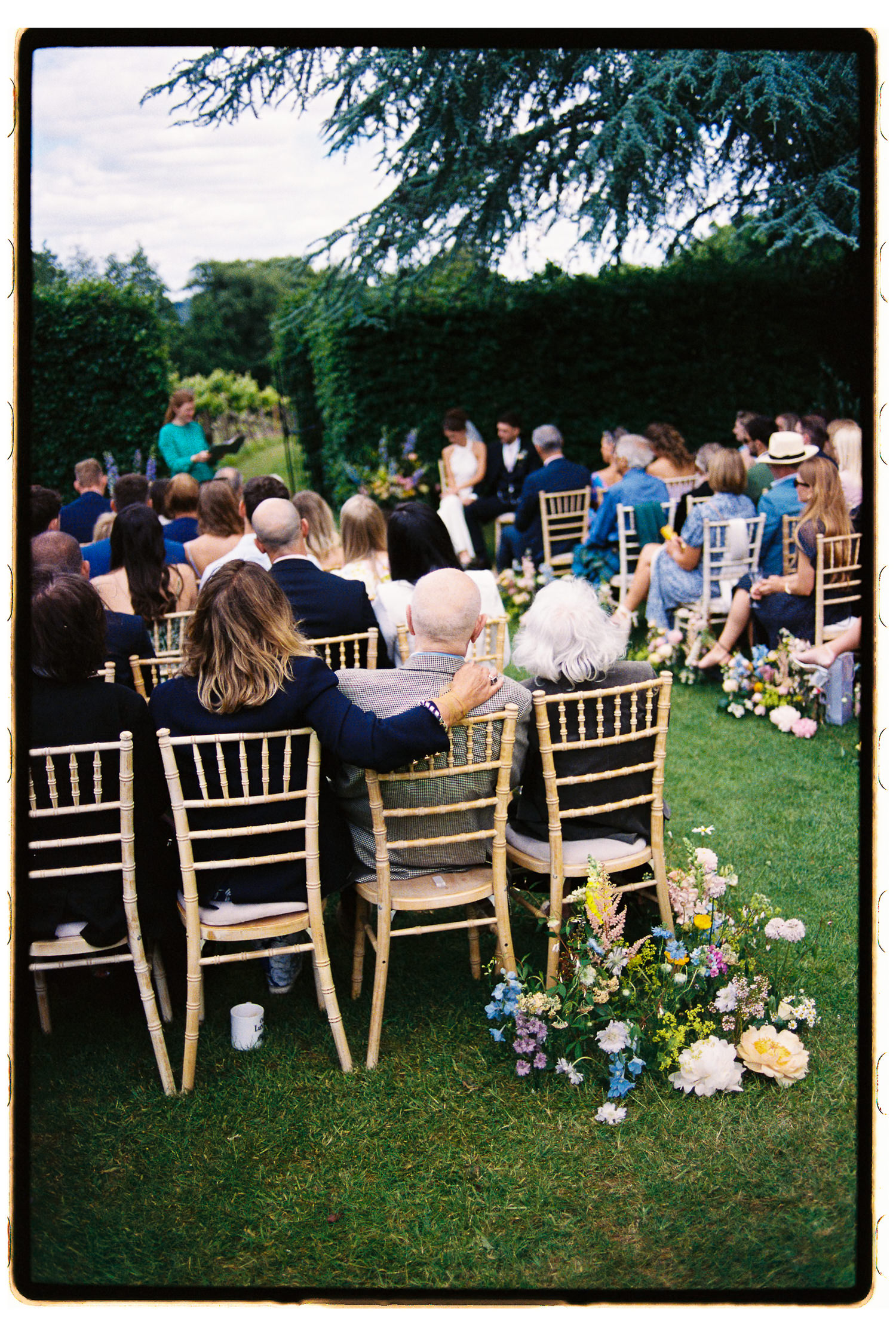 OLD LUXTERS BARN WEDDING PHOTOGRAPHY ON ANALOGUE FILM 02 009 OLD LUXTERS BARN WEDDING PHOTOGRAPHY ON ANALOGUE FILM 02 009